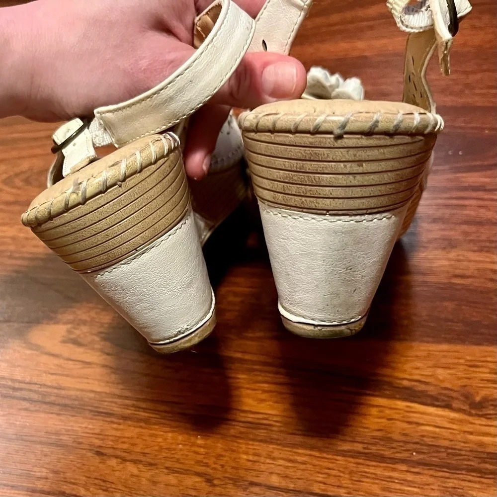 Vintage Wilmar Leather White Floral Cutout Wedges Size 38